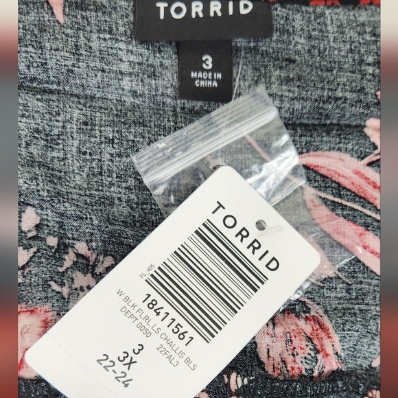 Torrid Black Challis Ruffle Trim Pullover Top/  Floral Print Flowy Blouse - Picture 5 of 10